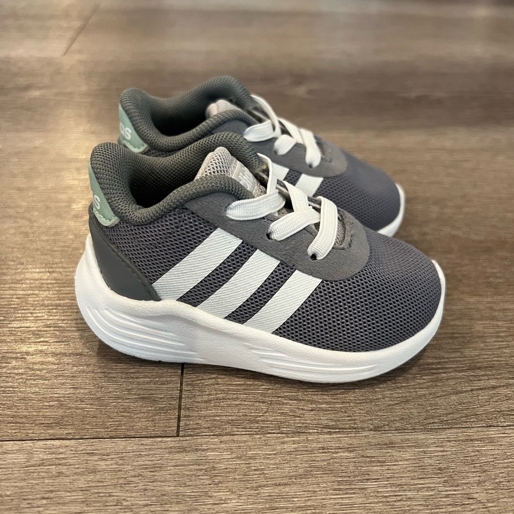 Toddler/Baby Adidas Slip-On Sneakers Size 3